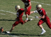 开云在线赛事平台-赛道与球场的双重奏，F1街道赛焦点战与篮网打穿尼克斯的跨界启示