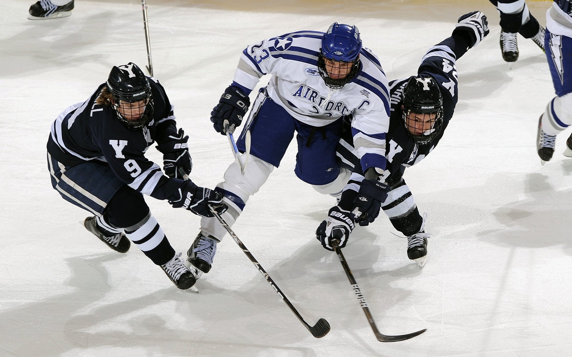利拉德关键三分让比赛提前失去悬念,鹈鹕客场力克联盟第一凯尔特人