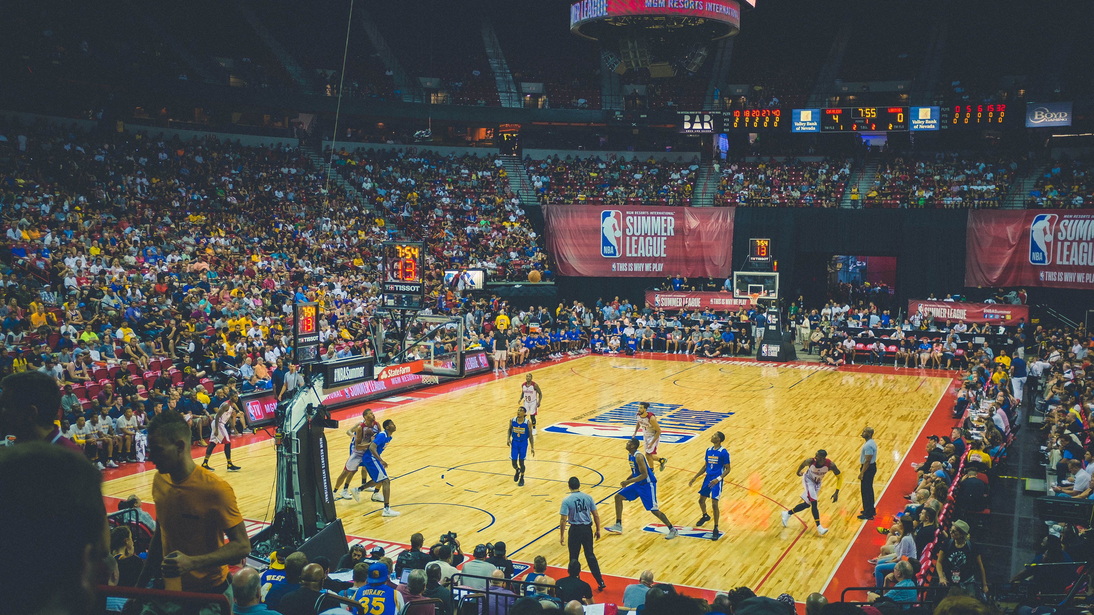 莫兰特扛起全队，雄鹿力克鹈鹕背后的孤胆英雄与团队博弈